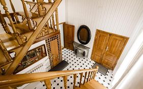 Katerynynska Street 3-Bedrooms Apartment